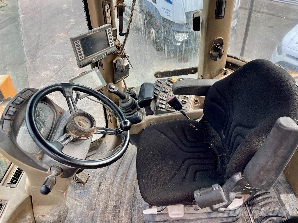 CASE 721F Chargeuse sur pneus