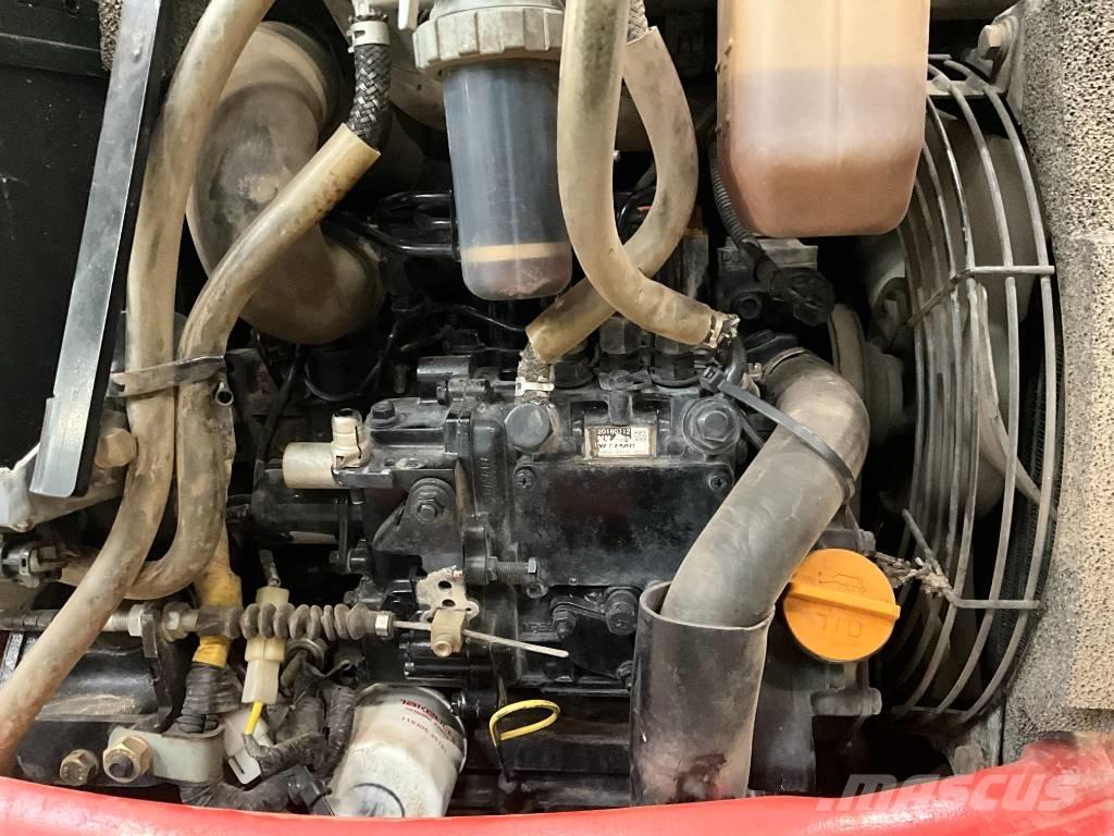 Takeuchi TB 215 R Mini pelle < 7t