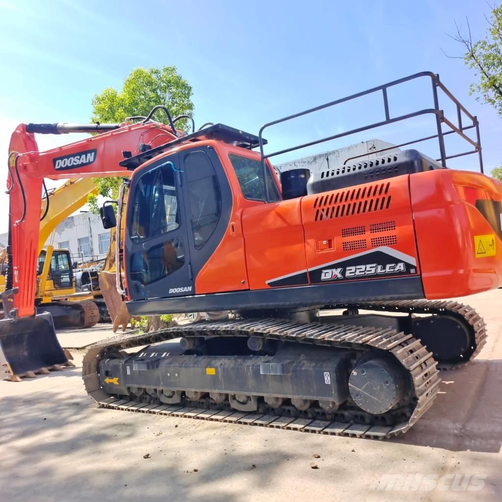 Doosan DX 225 LC-9C Pelle sur chenilles