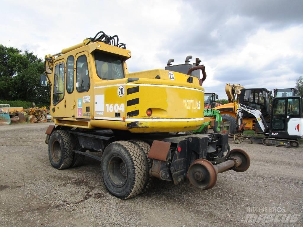 Atlas 1604 ZW Pelle sur pneus