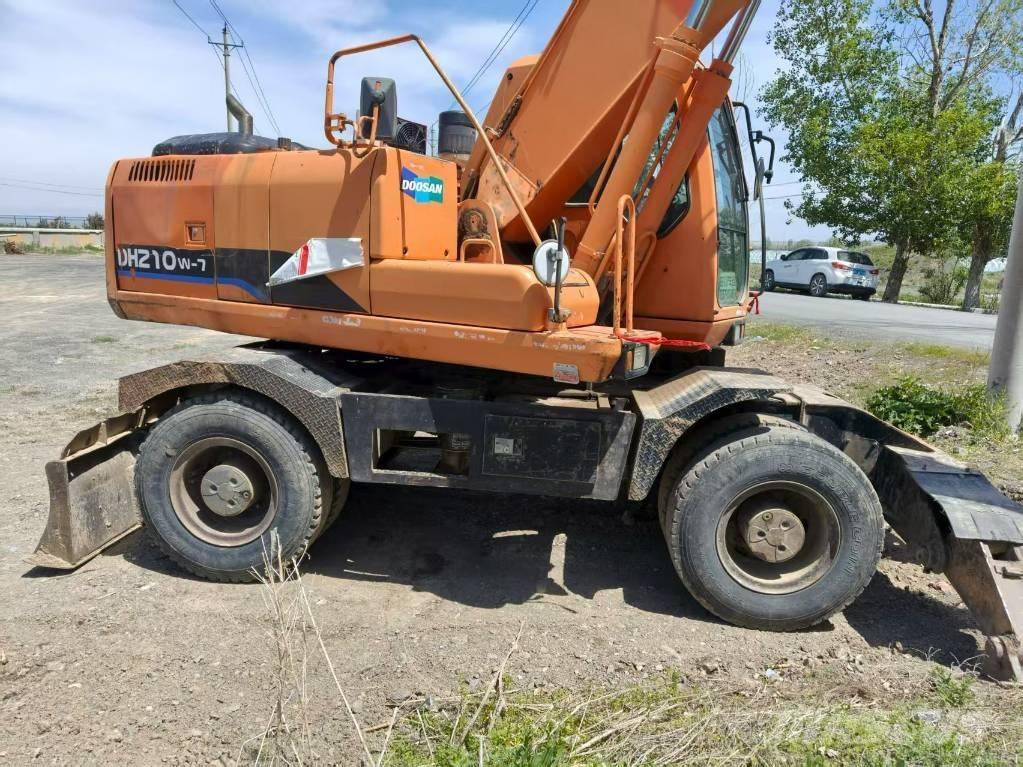 Doosan DH210W-7 Pelle sur pneus