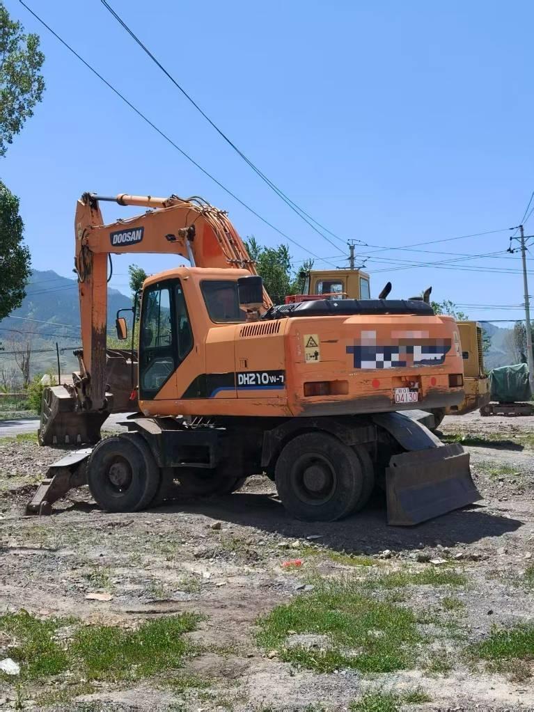 Doosan DH210W-7 Pelle sur pneus