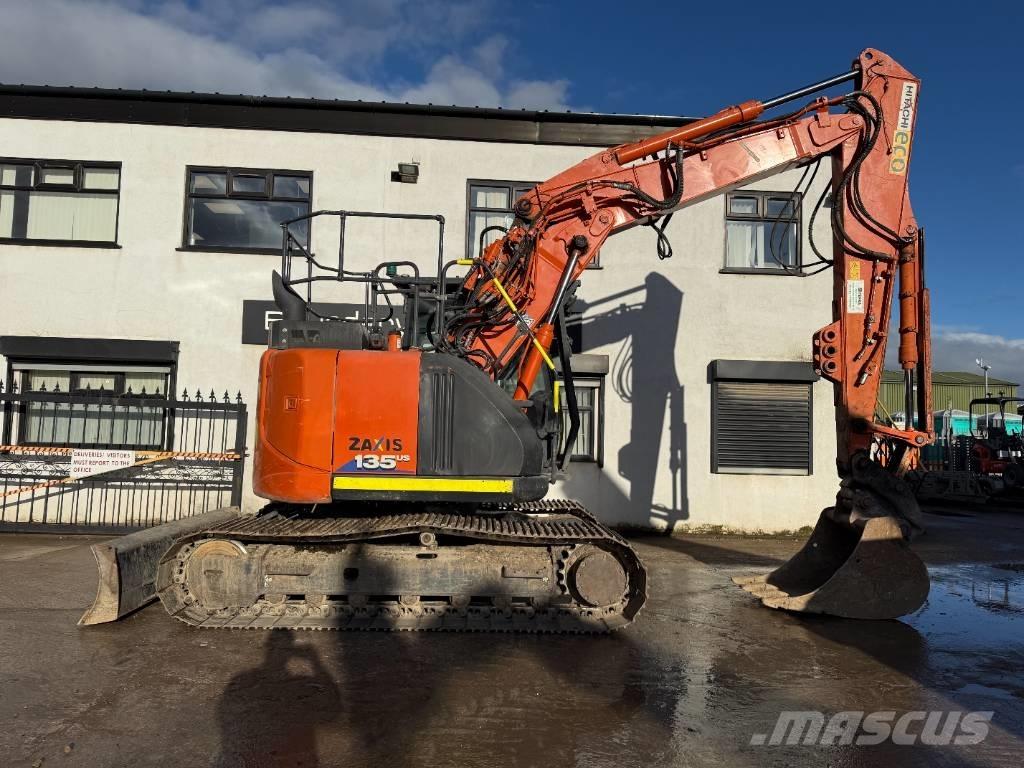 Hitachi ZX 135 US-6 Pelle sur chenilles