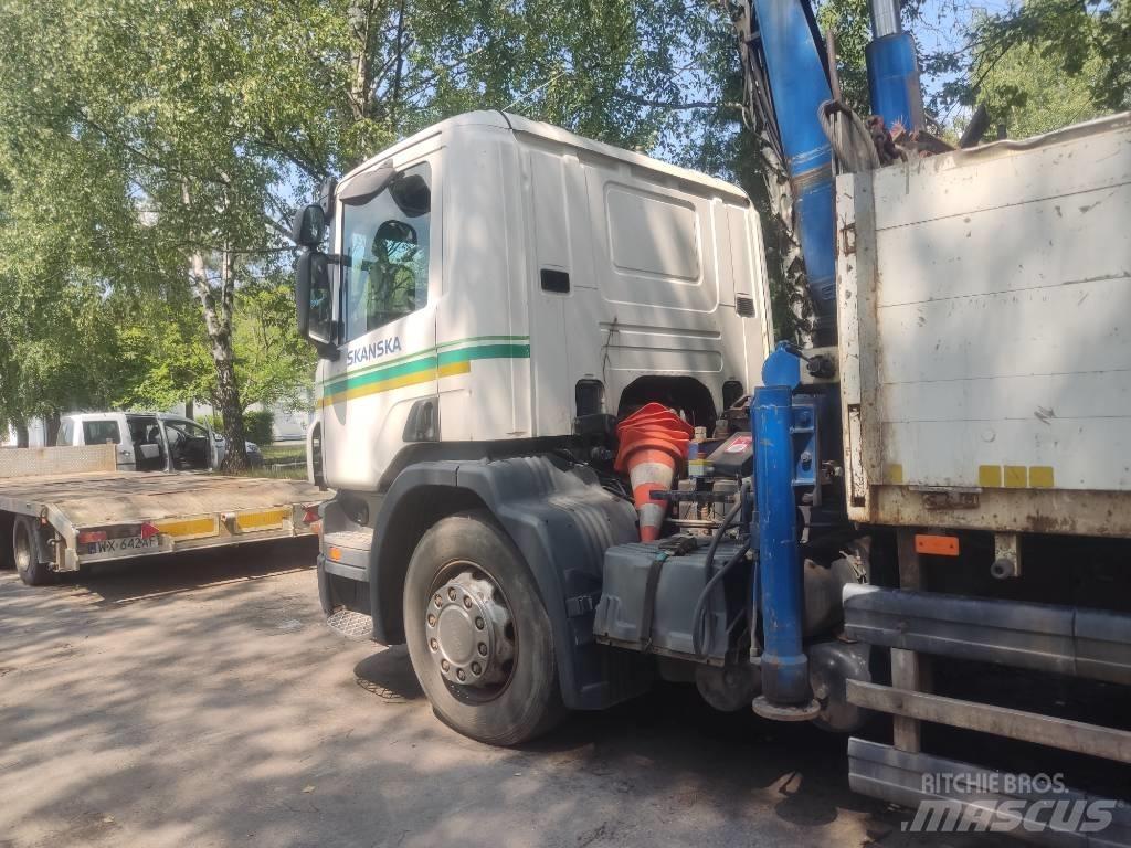 Scania P310 Camion plateau ridelle avec grue