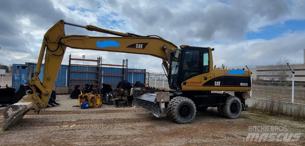 CAT M 322 C HCR Pelle sur pneus
