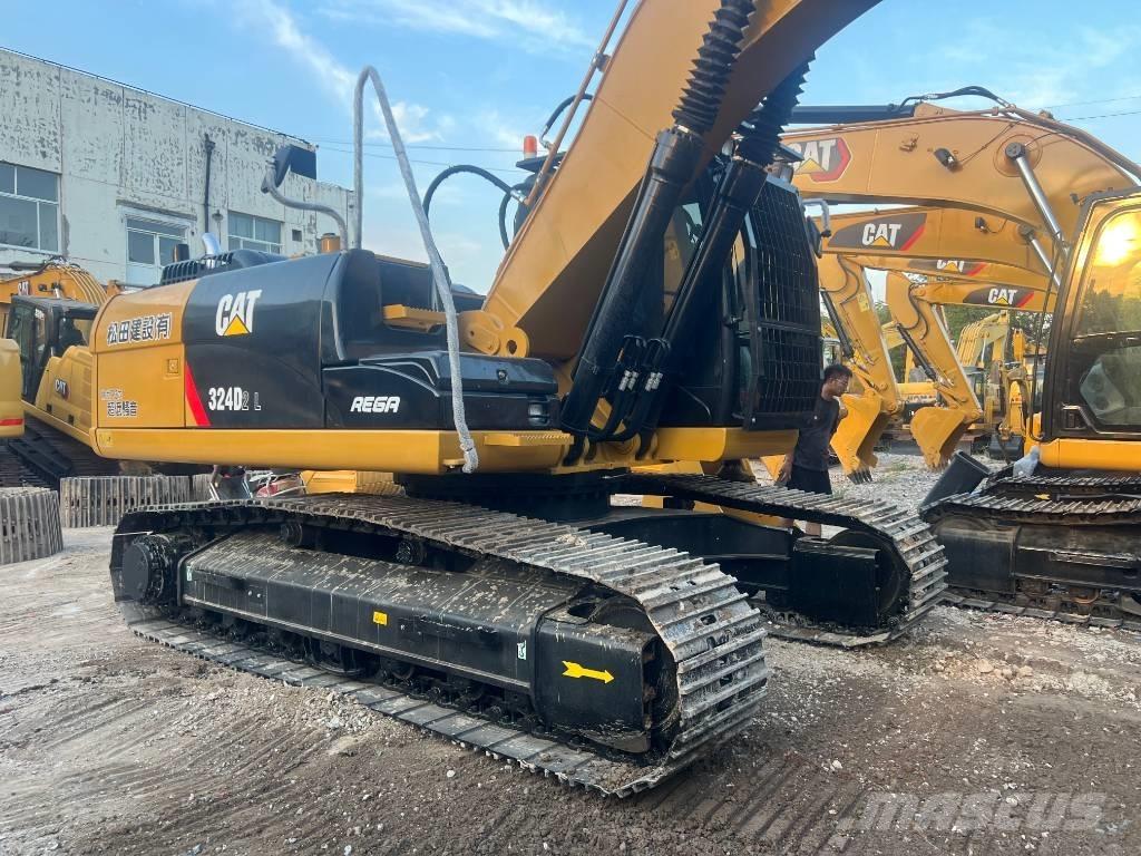 CAT 324 D2L Pelle sur chenilles