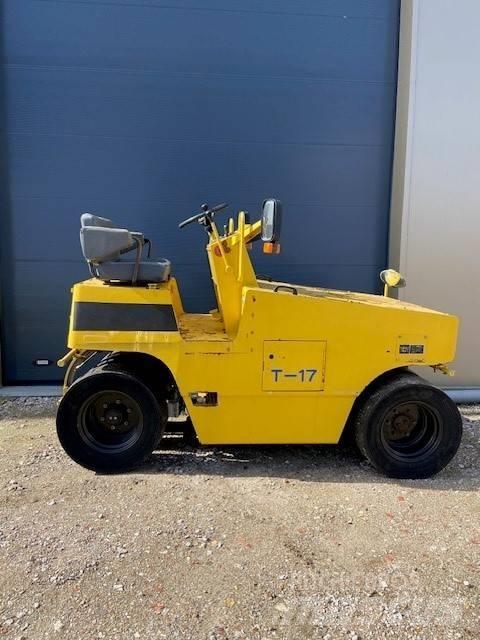 Sakai TS 160 Rouleaux à pneumatiques