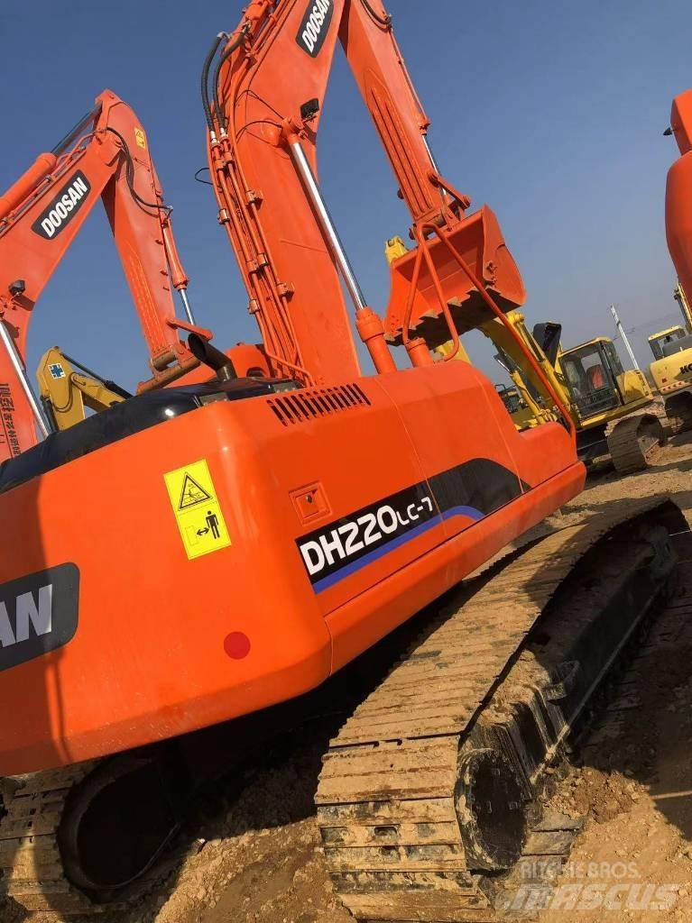 Doosan 220-7 Pelle sur chenilles