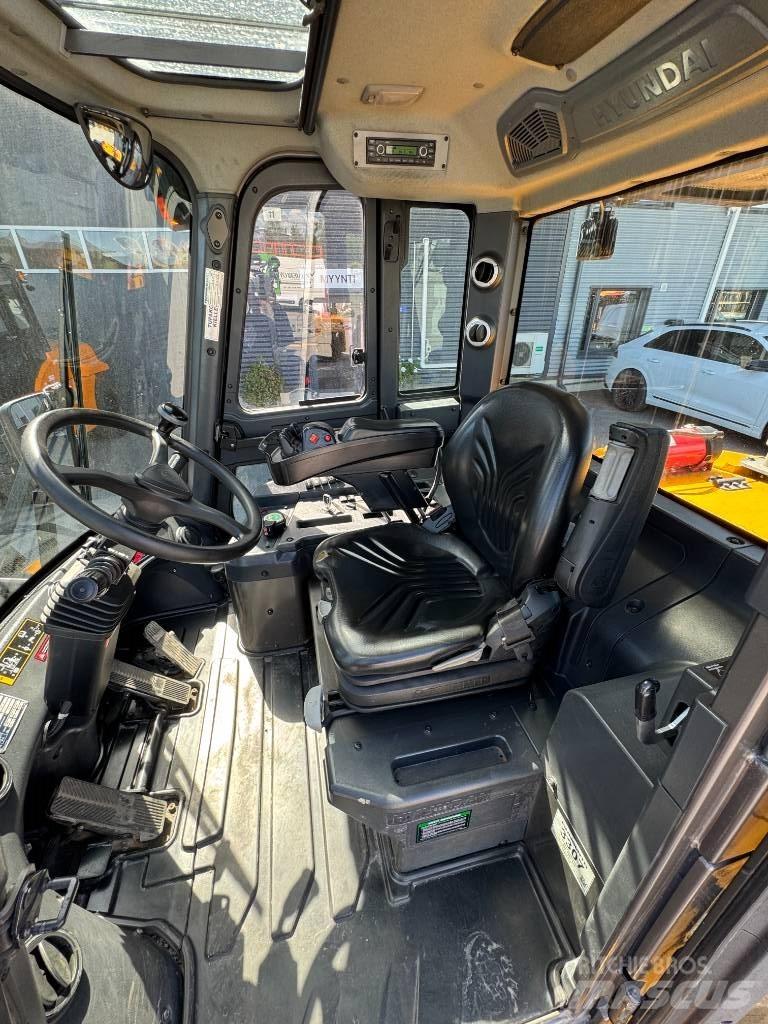 Hyundai 80D-9 Chariots diesel