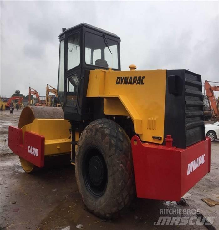 Dynapac CA 30 D Rouleaux monocylindre