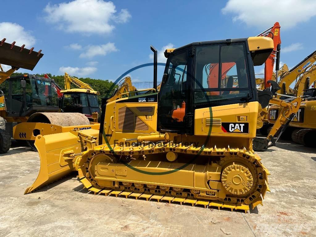 CAT D 5 K Bouteurs sur chenilles