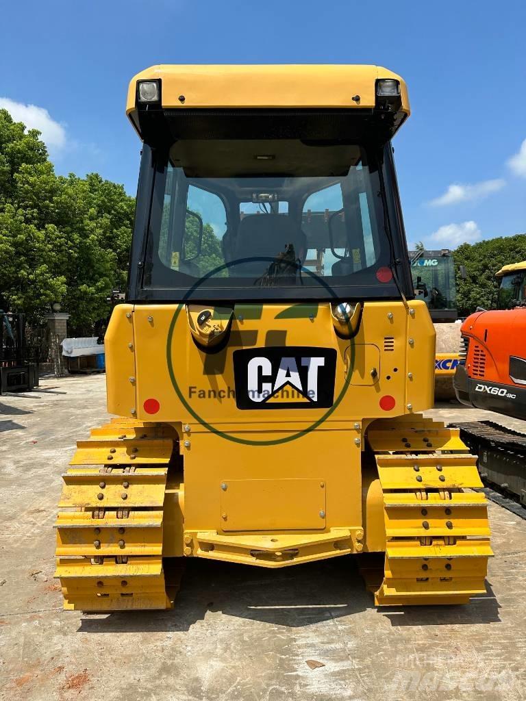 CAT D 5 K Bouteurs sur chenilles