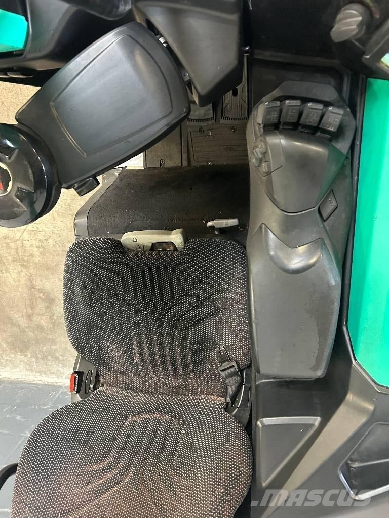 Mitsubishi RB 16N2C Chariot à mât rétractable