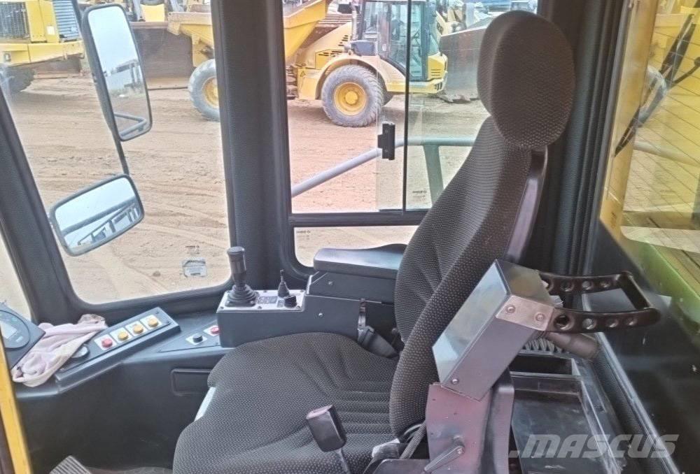 Bomag BC 772 RB-2 Compacteurs de déchets