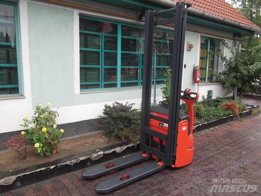 Linde L12 /379/ V-2097 Gerbeurs Automoteurs