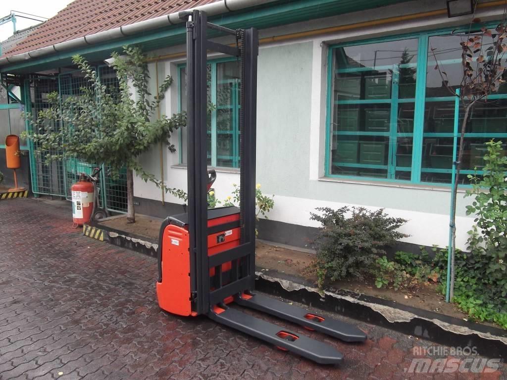 Linde L12 /379/ V-2097 Gerbeurs Automoteurs