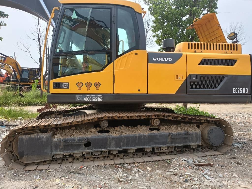 Volvo EC250D Pelle sur chenilles
