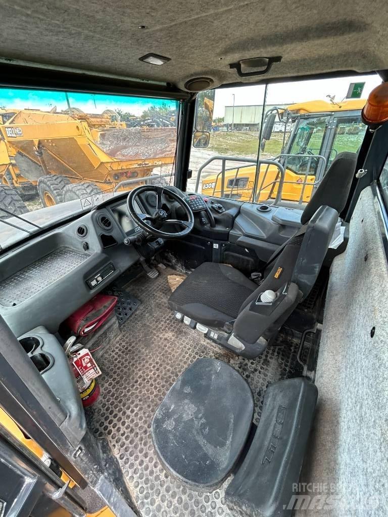 Bell B30E Tombereau articulé