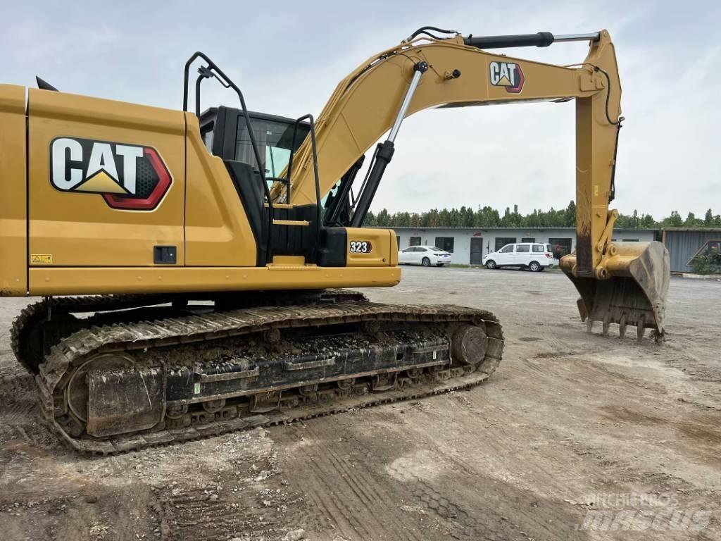 CAT 323 GC Pelle sur chenilles