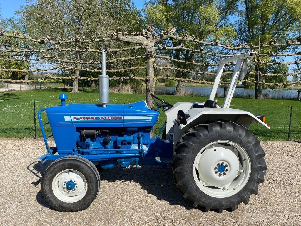 Ford 2000 Tractor Tracteur