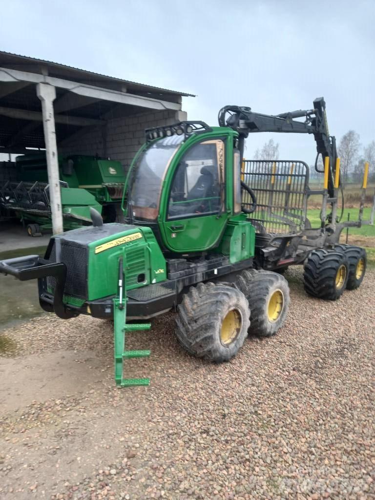 John Deere 810E Porteur