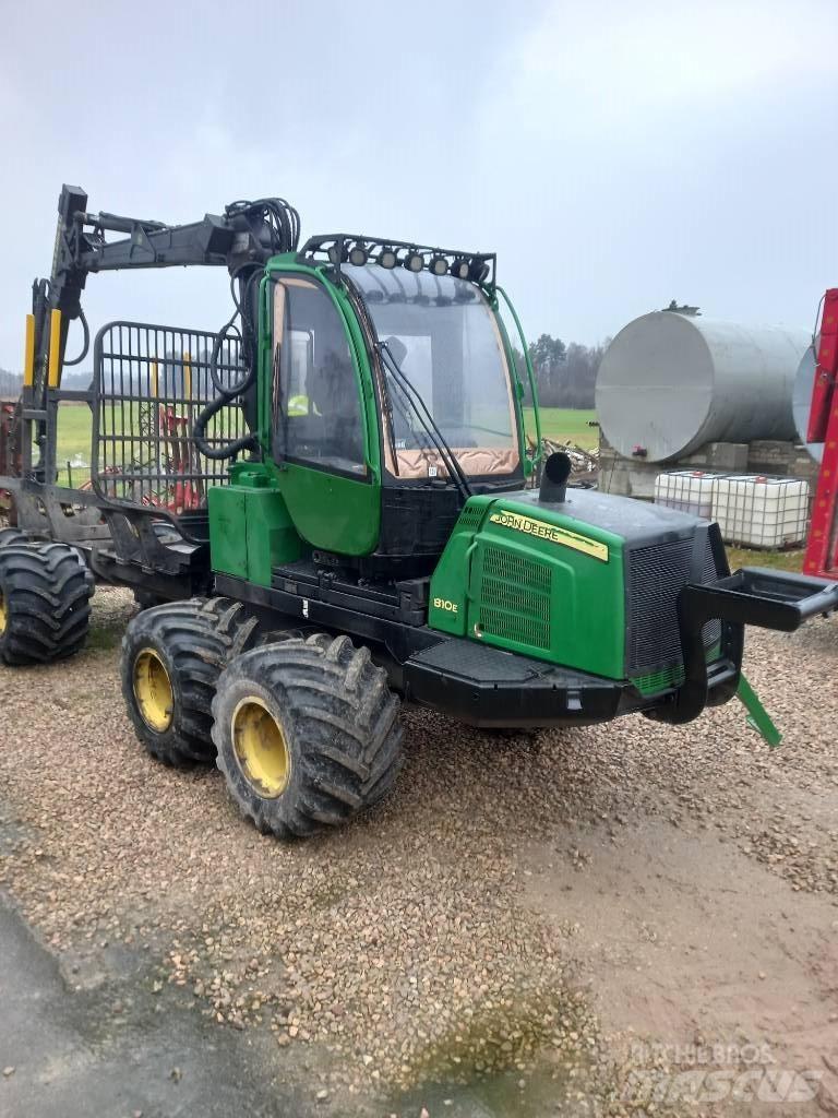 John Deere 810E Porteur