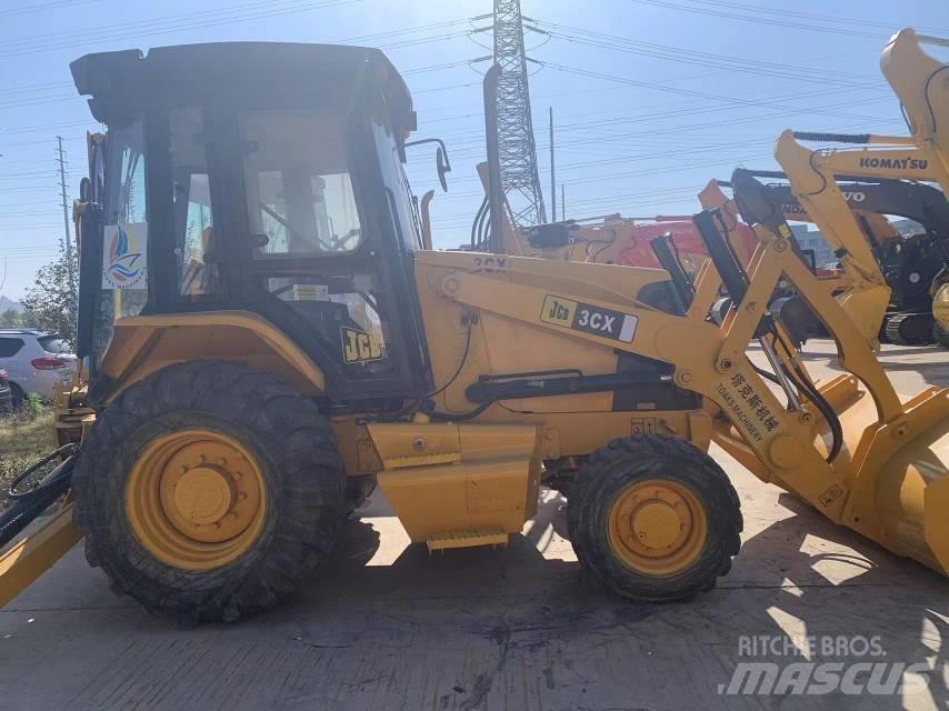 JCB 3 CX Chargeuse sur pneus