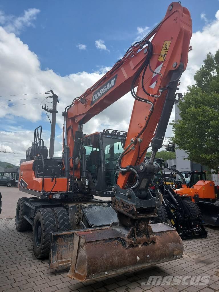 Develon DX 170 W-7 Pelle sur pneus