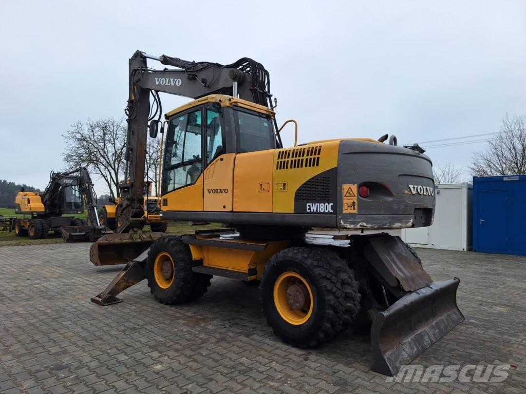 Volvo EW 180 C Pelle sur pneus