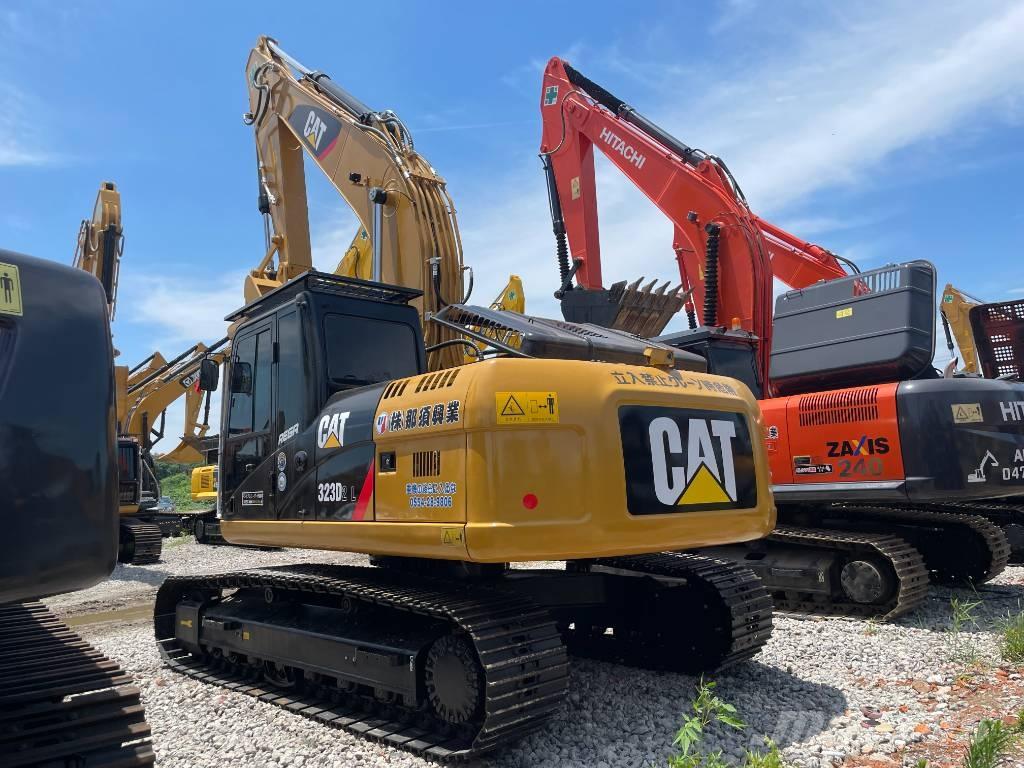 CAT 323D2 Pelle sur chenilles