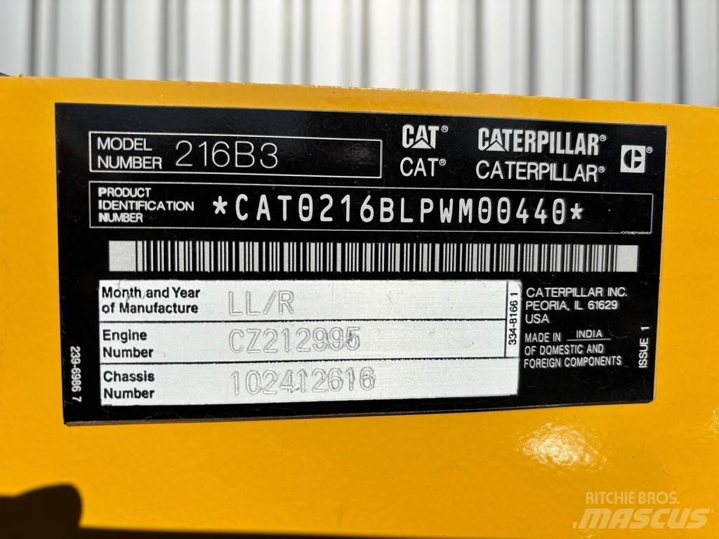CAT 216B3 Chargeuse sur pneus