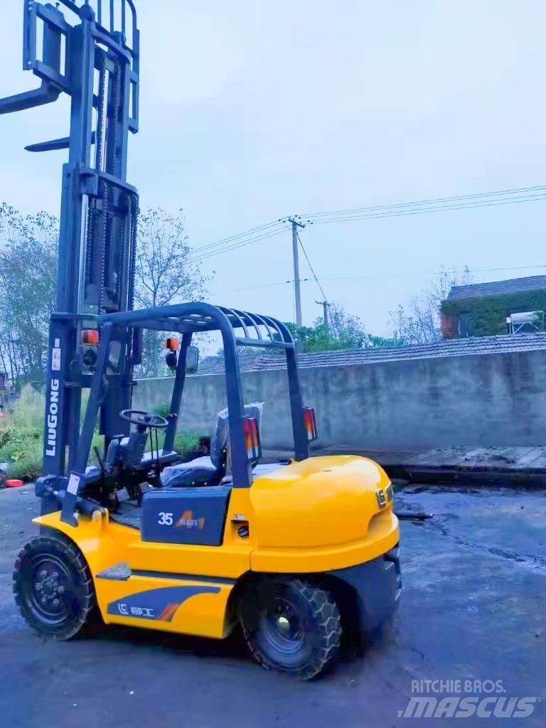 LiuGong CPC 35 Chariots diesel