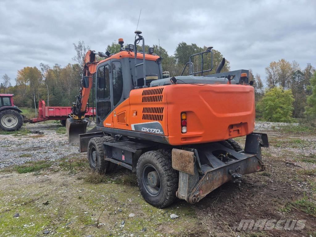 Doosan DX 170 W Pelle sur pneus