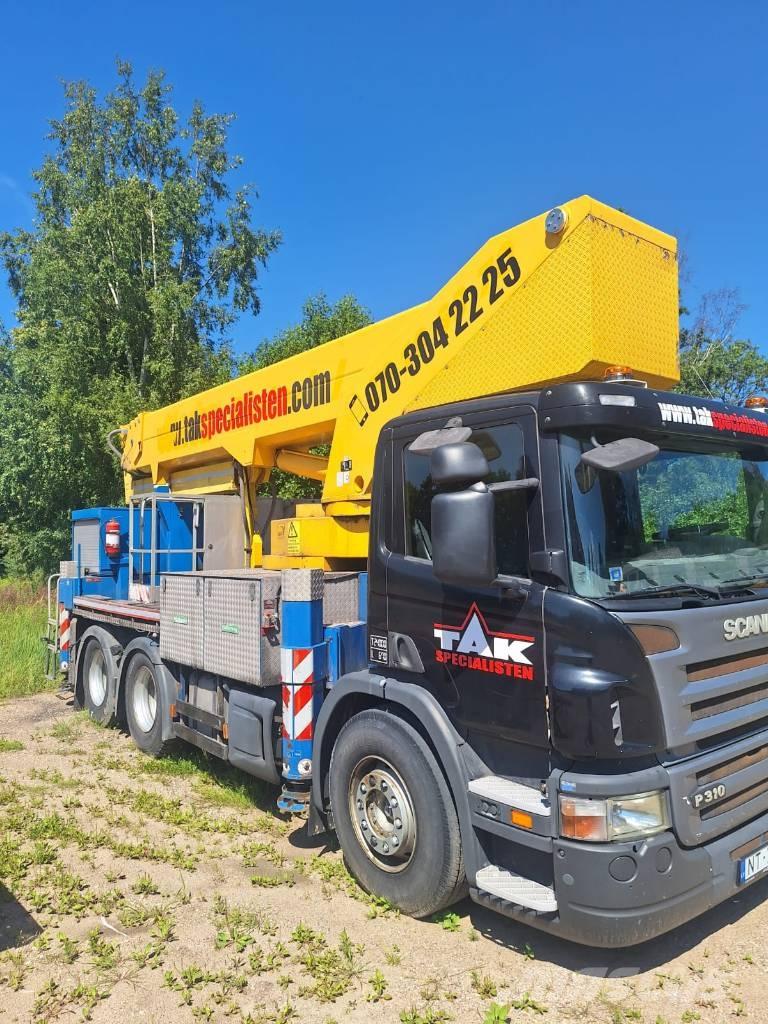 Scania P 3210 Grue auxiliaire