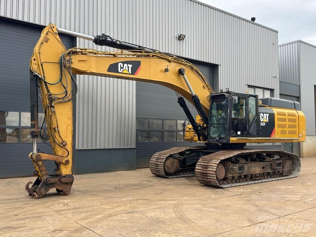 CAT 352F Pelle sur chenilles