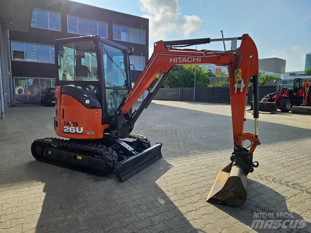 Hitachi ZX26U-6 Mini pelle < 7t