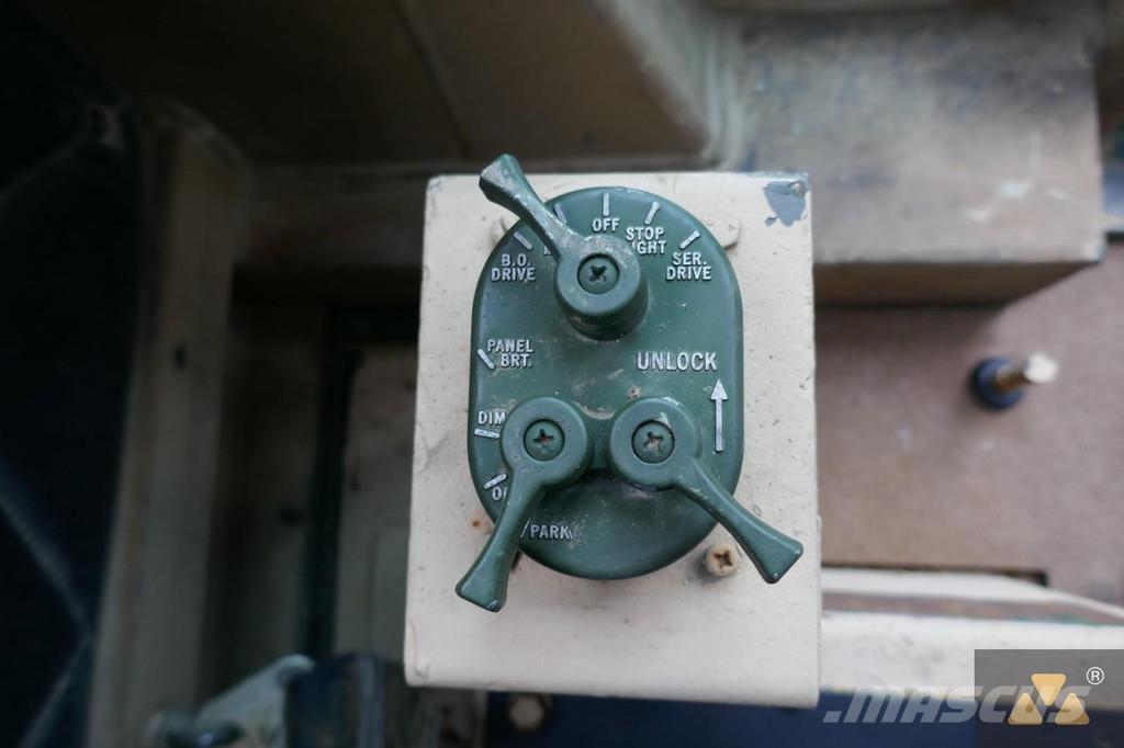 CAT 130G Ex-army Niveleuse