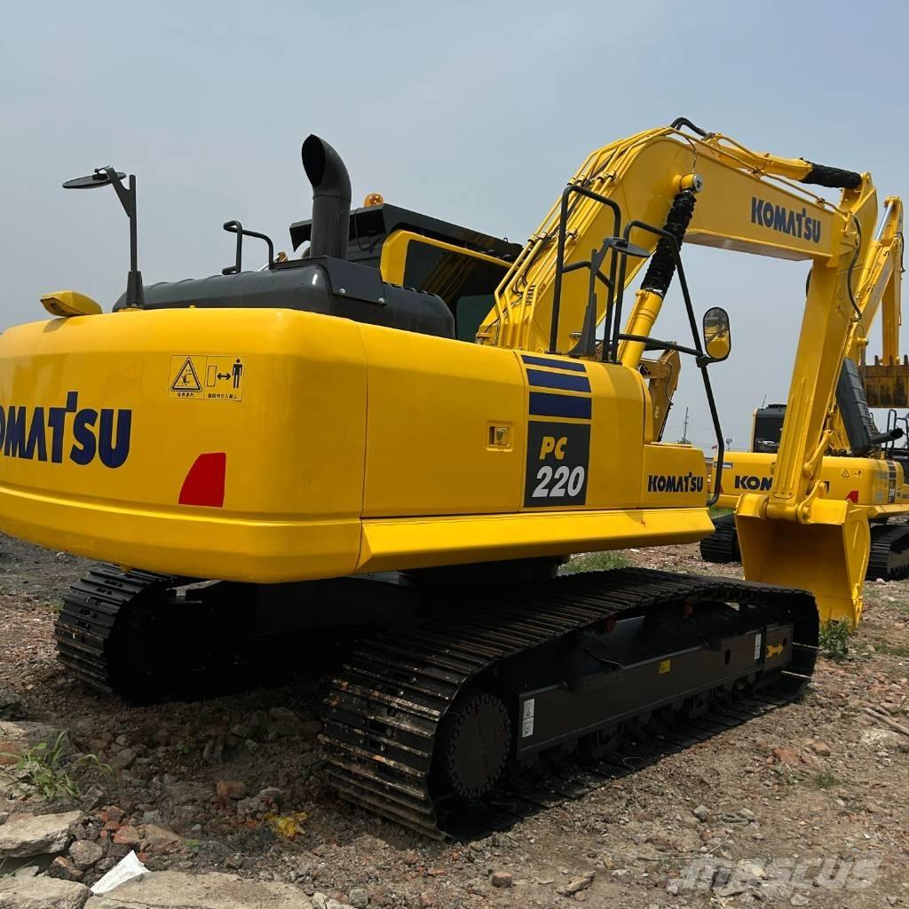 Komatsu 220-8 Pelle sur chenilles