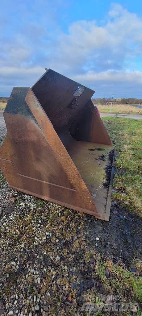  Hardox 7m³ Godet