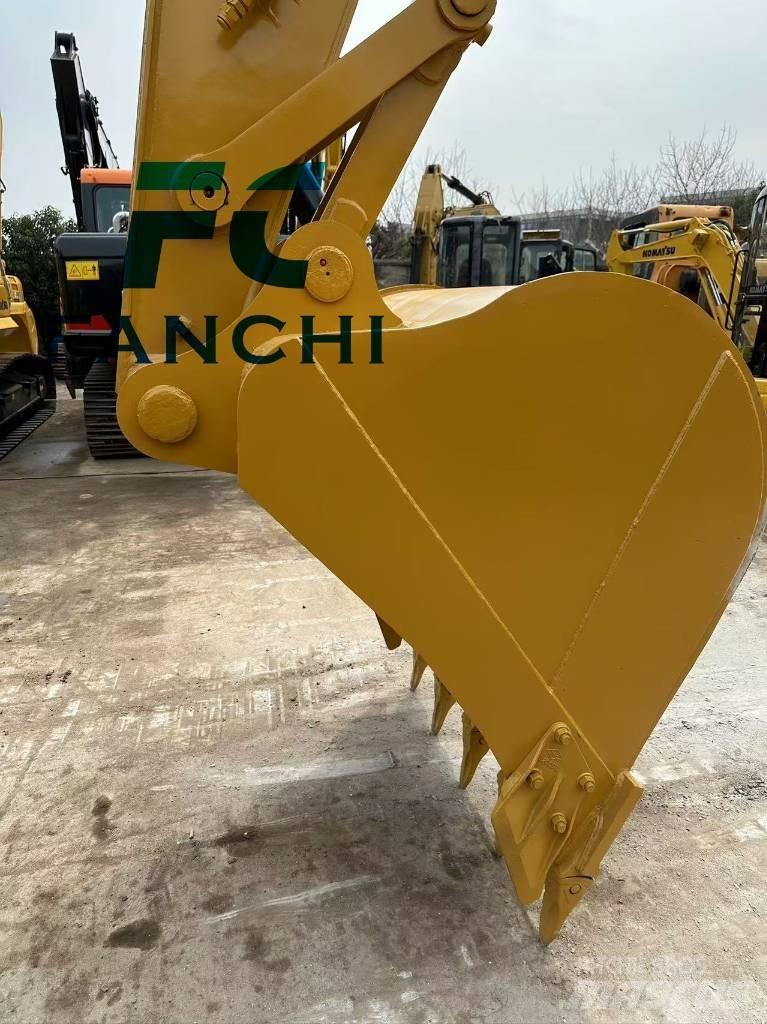 CAT 325 D Pelle sur chenilles