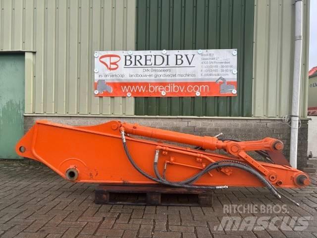 Hitachi ZX 135 Pelle sur chenilles