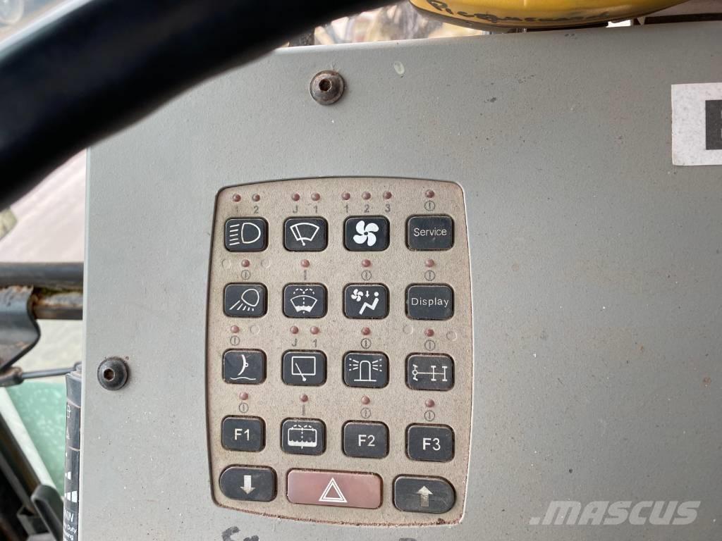 New Holland F156.6 Niveleuse