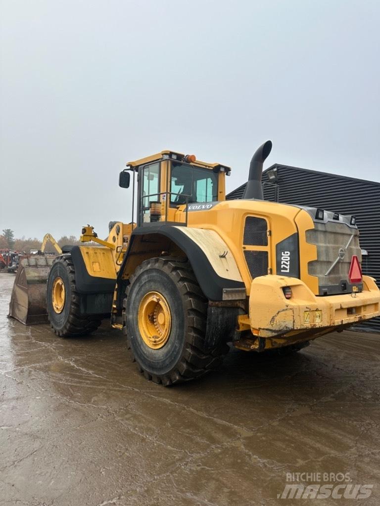 Volvo L 220 G Chargeuse sur pneus