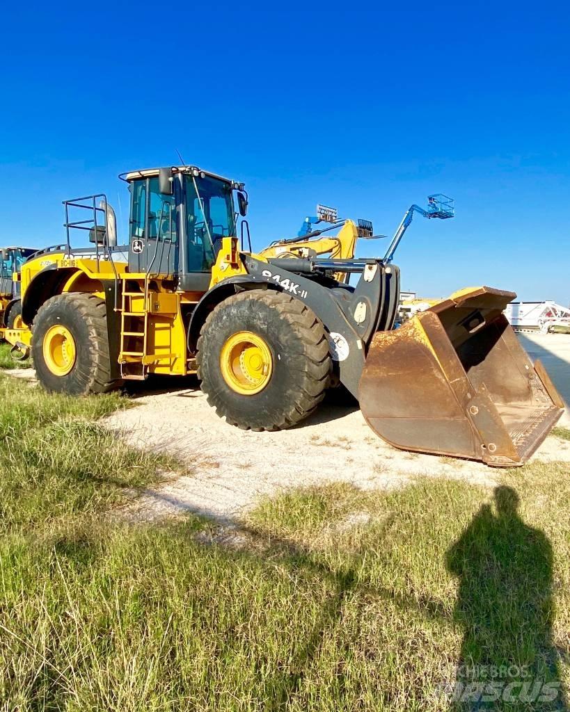 John Deere 844K Chargeuse sur pneus