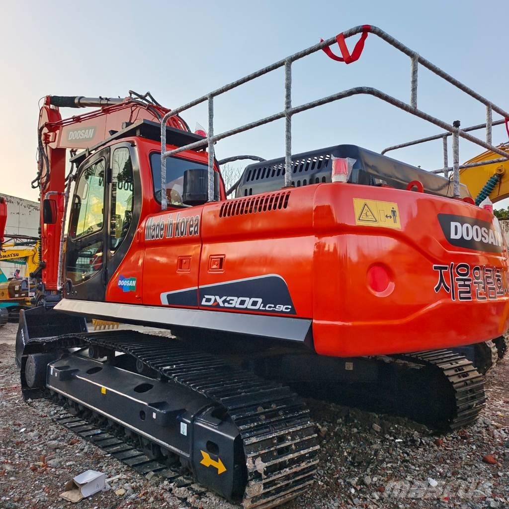 Doosan DX 300 LC Pelle sur chenilles