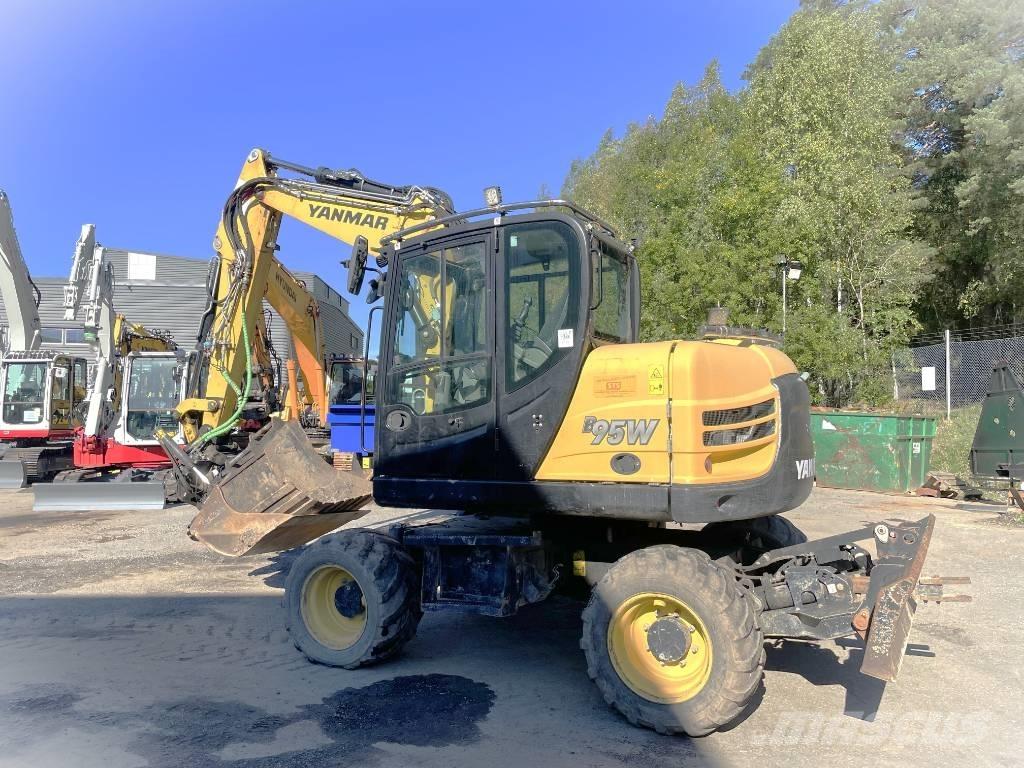 Yanmar B 95 W Pelle sur pneus