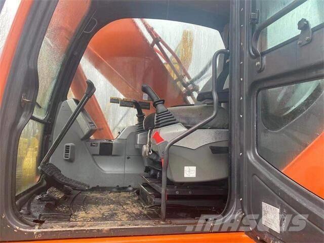 Doosan DX300 Pelle sur chenilles