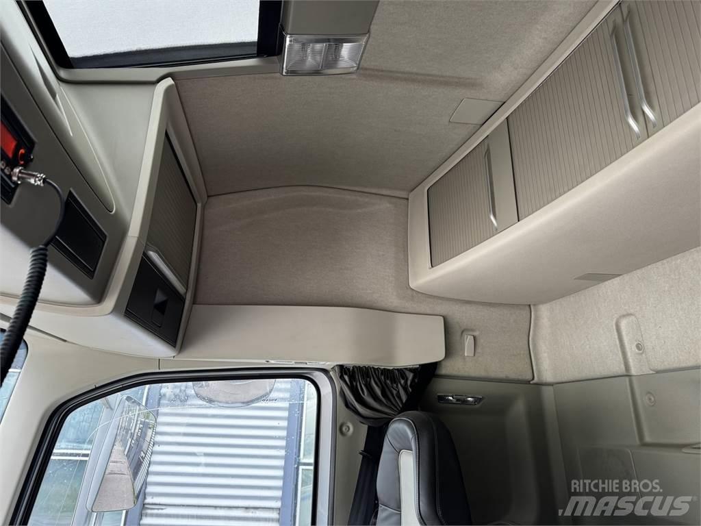 Volvo FH540 8x4 Camion benne