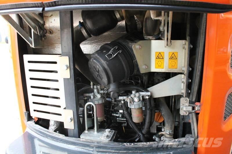 Hitachi ZX 26 U Mini pelle < 7t