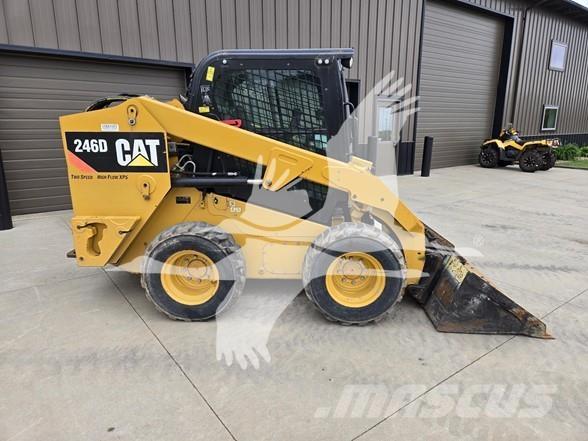 CAT 246D Chargeuse compacte